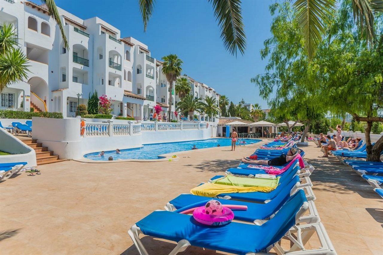 Aparthotel Holiday Center Santa Ponsa Exterior foto